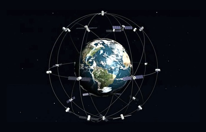 Elon Musk and the massive satellite Internet